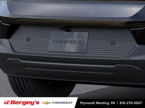 New 2026 Chevrolet Equinox EV LT image 18