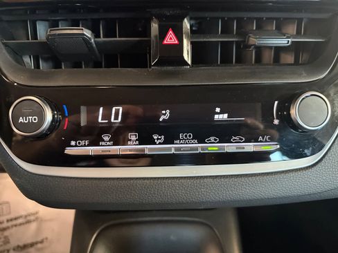 Certified 2025 Toyota Corolla LE AWD/4WD image 17