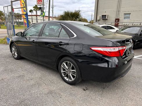 Used 2016 Toyota Camry SE FWD image 5
