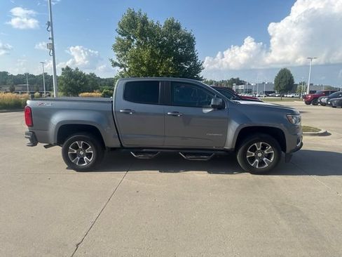 Used 2018 Chevrolet Colorado Z71 AWD/4WD image 2