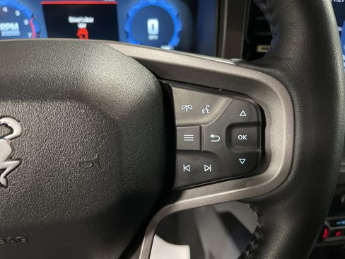 Used 2025 Ford Bronco Badlands image 19