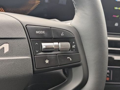 New 2026 Kia Sportage LX FWD image 28