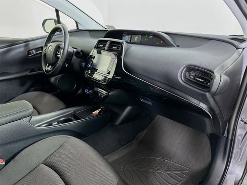 Certified 2021 Toyota Prius LE image 26