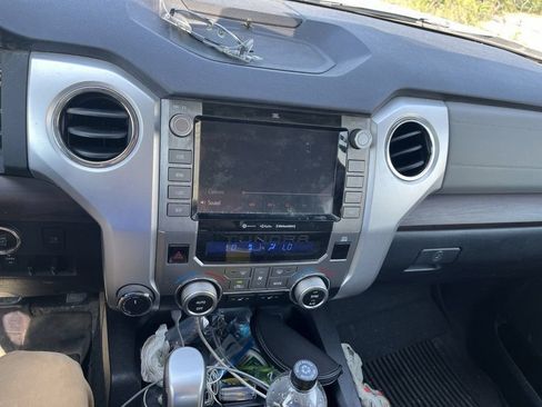 Used 2021 Toyota Tundra Limited w/ Limited Premium Package AWD/4WD image 8