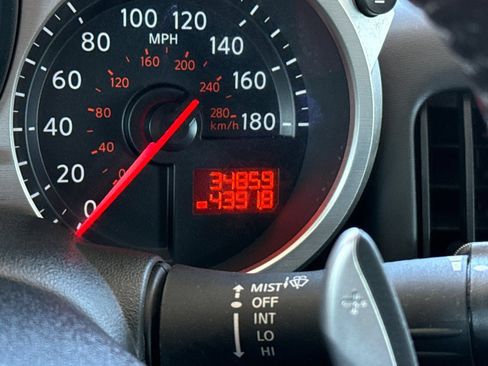 Used 2014 Nissan 370Z Touring RWD image 33