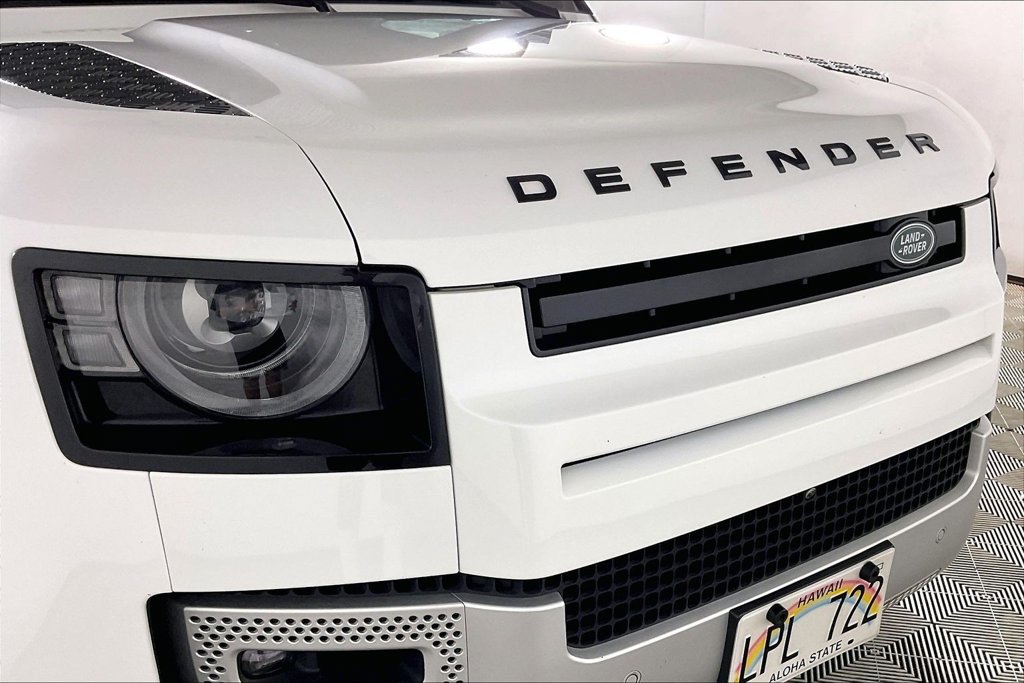 Used 2025 Land Rover Defender 110 S AWD/4WD image 30