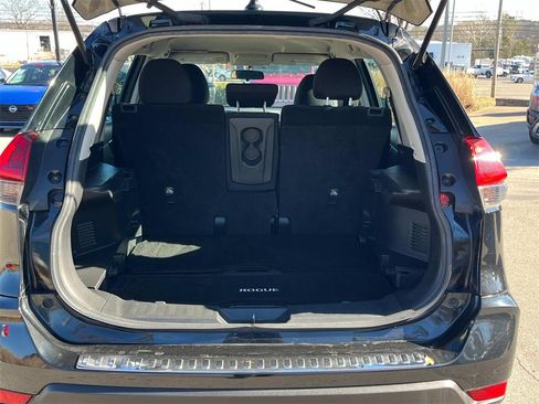 Used 2018 Nissan Rogue S image 7