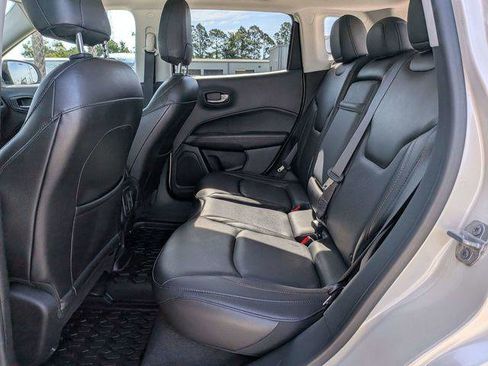 Certified 2018 Jeep Compass Limited w/ Navigation Group AWD/4WD image 14