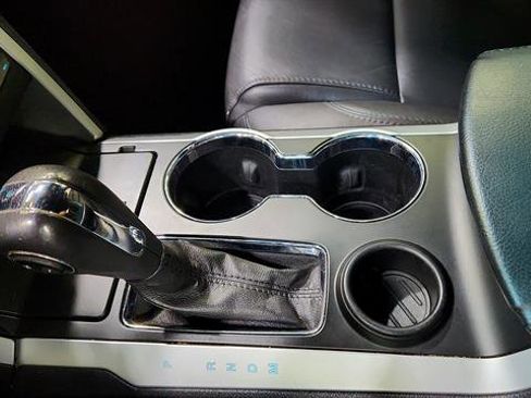 Used 2015 Ford Explorer XLT w/ Equipment Group 202A image 13