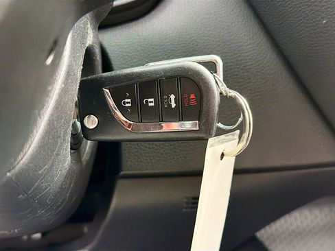 Used 2022 Toyota Corolla LE image 8