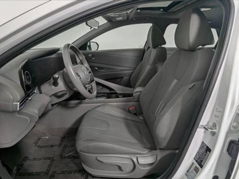 Used 2024 Hyundai Elantra SEL w/ Convenience Package FWD image 13