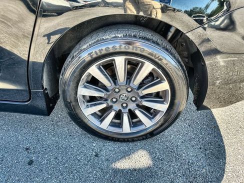 Used 2019 Toyota Sienna XLE w/ XLE Navigation Package AWD/4WD image 20