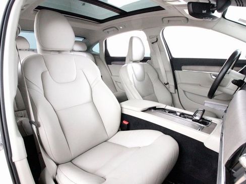 Certified 2023 Volvo S90 B6 Plus image 21