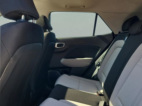 Certified 2023 Hyundai Venue SEL image 10