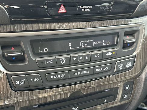 Used 2018 Honda Pilot Elite image 17