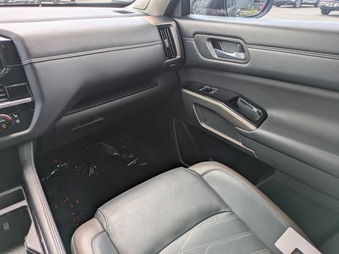 Certified 2024 Nissan Pathfinder Platinum w/ Cargo Package FWD image 20