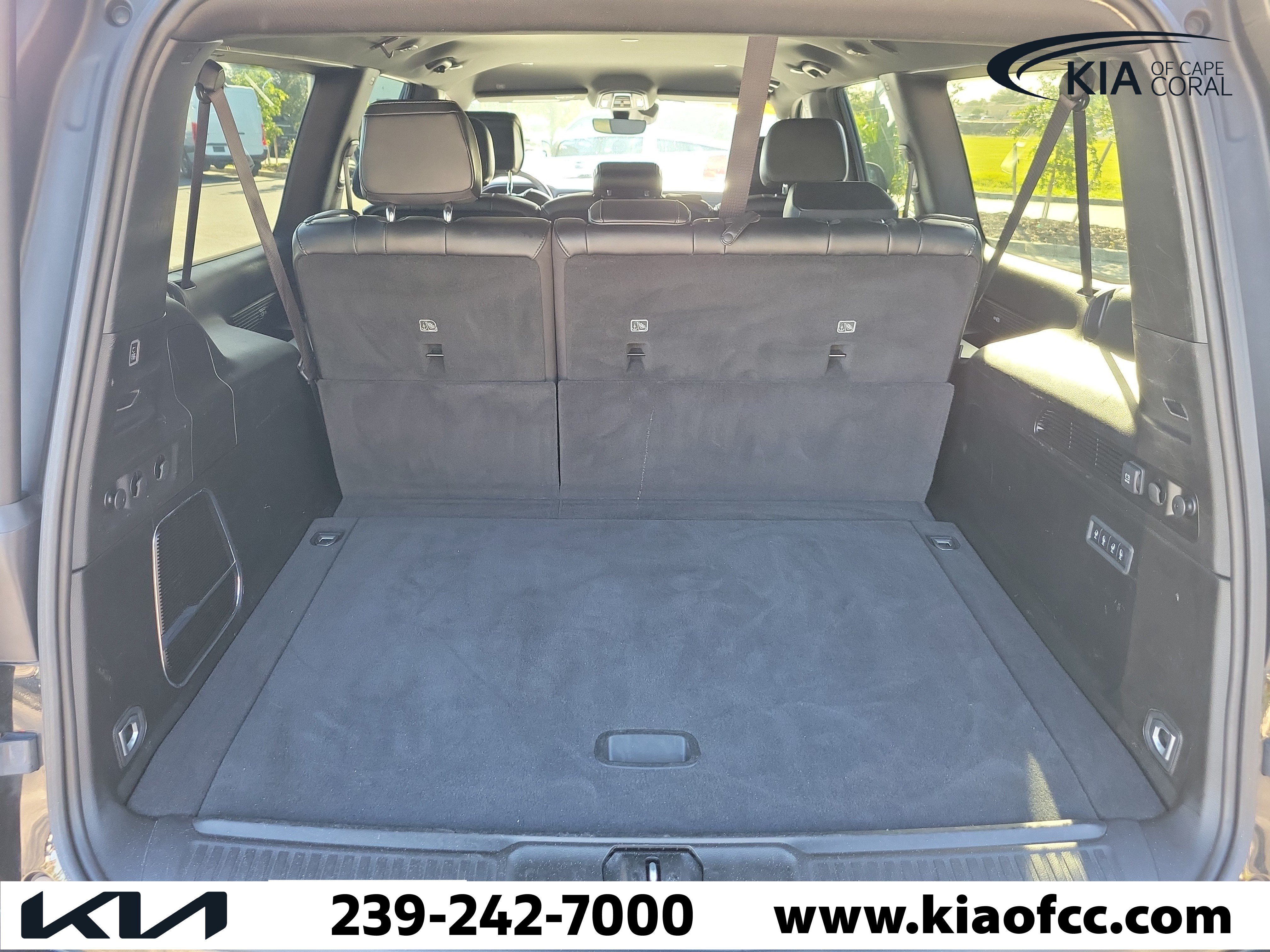 Used 2024 Jeep Wagoneer L Series III w/ Flexible Seating Group AWD/4WD image 10