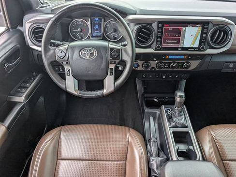 Used 2020 Toyota Tacoma Limited AWD/4WD image 11
