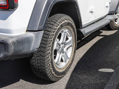 Used 2018 Jeep Wrangler Unlimited Sport S image 7