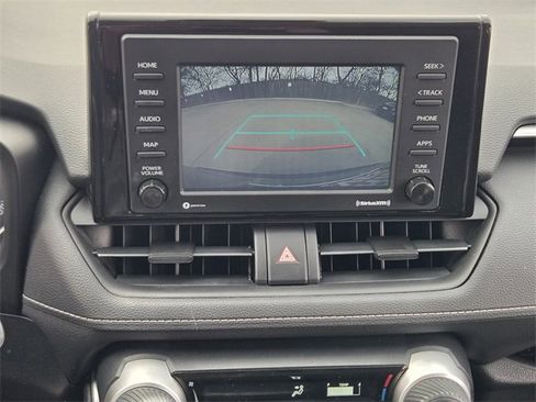 Used 2020 Toyota RAV4 LE image 12