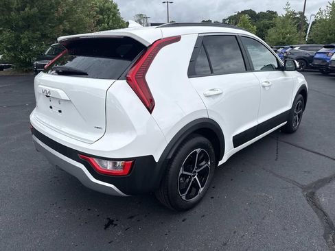 Used 2025 Kia Niro LX FWD image 8