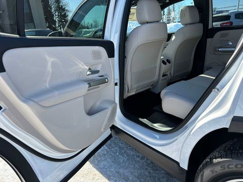 New 2026 Mercedes-Benz GLB 250 4MATIC image 15