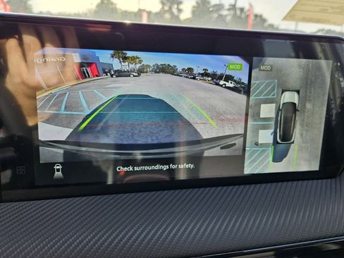 New 2026 Nissan Kicks SR w/ Illumination Package image 9