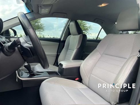 Used 2016 Toyota Camry SE FWD image 13