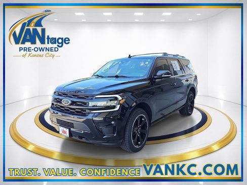 Used 2022 Ford Expedition Limited AWD/4WD image 1