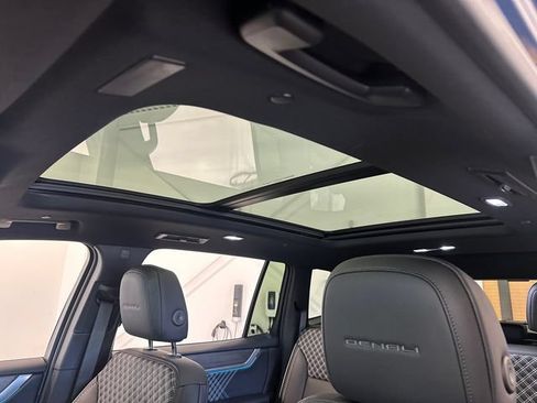 Used 2026 GMC Acadia Denali w/ Super Cruise Package AWD/4WD image 19
