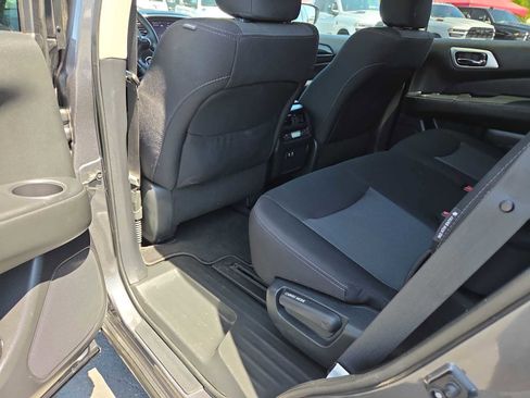 Used 2020 Nissan Pathfinder S AWD/4WD image 20