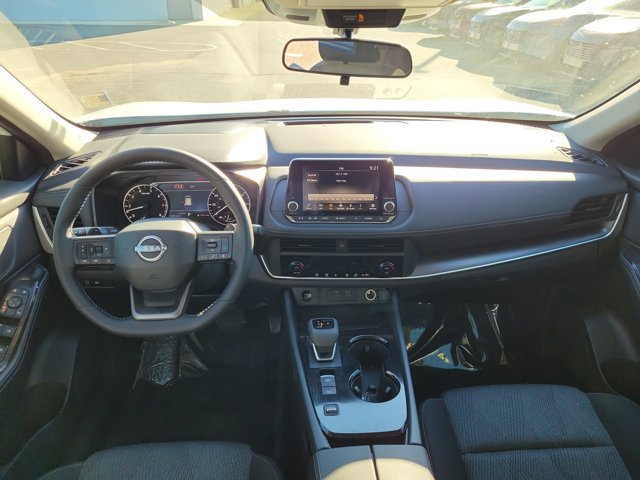 Used 2026 Nissan Rogue SV FWD image 11