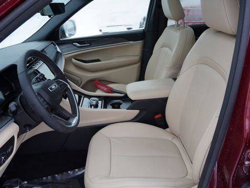 Certified 2024 Jeep Grand Cherokee L Limited w/ Luxury Tech Group II image 16