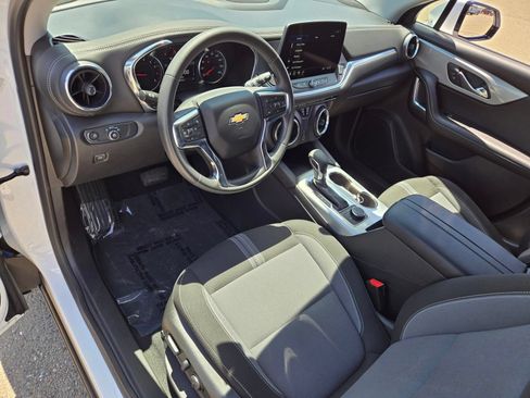 Used 2025 Chevrolet Blazer LT AWD/4WD image 19
