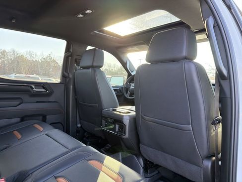 Used 2024 GMC Sierra 1500 AT4 w/ Technology Package image 22