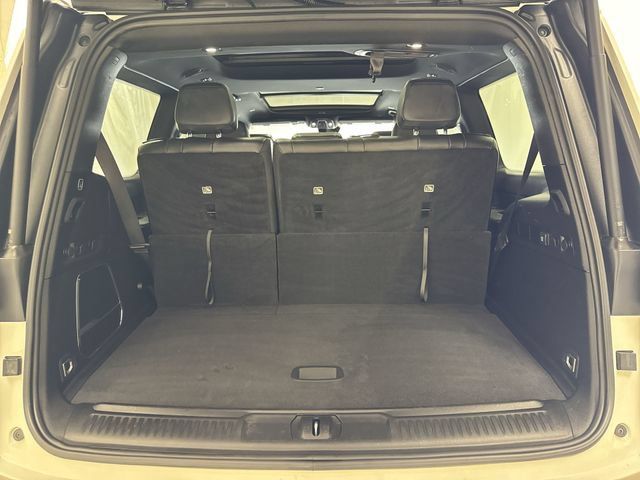 Used 2023 Jeep Wagoneer 4WD w/ Premium Group I image 27