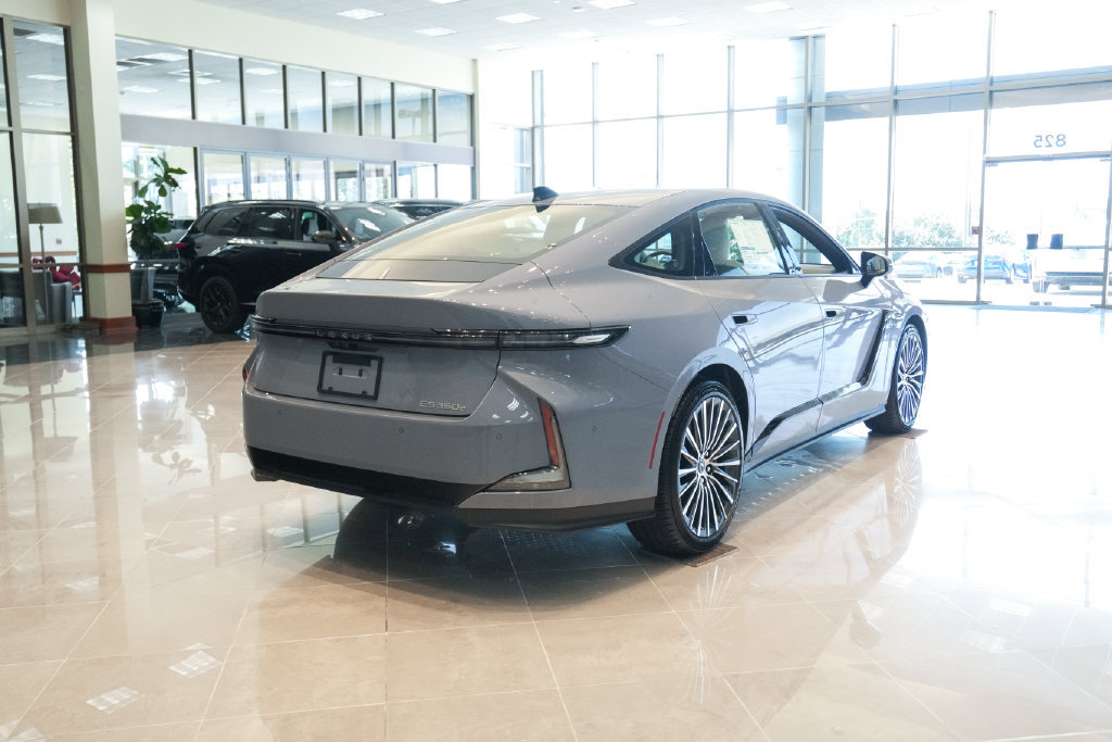 New 2026 Lexus ES 350e w/ Accessory Package (Z1) FWD image 5