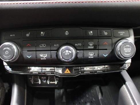 Used 2025 Dodge Durango R/T image 17