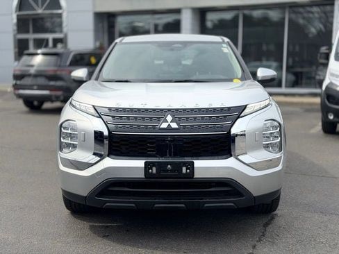 Used 2022 Mitsubishi Outlander ES AWD/4WD image 12