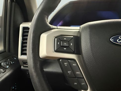 Used 2019 Ford F250 Lariat w/ Lariat Ultimate Package AWD/4WD image 19