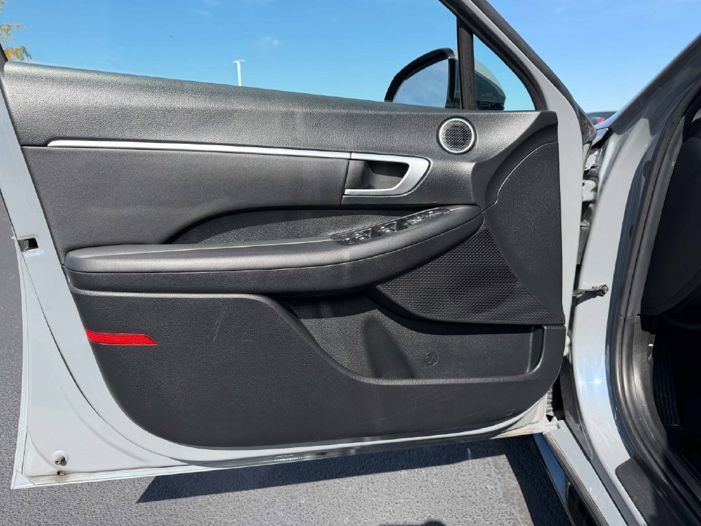 Used 2025 Hyundai Sonata SEL FWD image 27