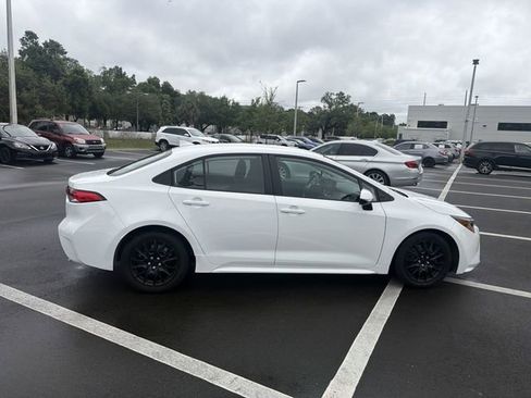 Used 2025 Toyota Corolla LE image 14