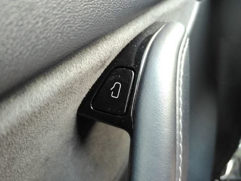 Used 2021 Tesla Model Y Long Range AWD/4WD image 35