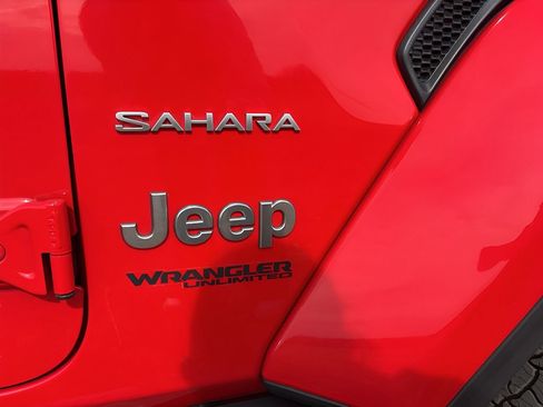 Used 2021 Jeep Wrangler Unlimited Sahara image 19