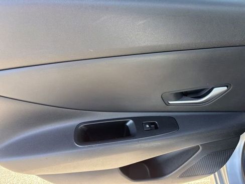 Used 2021 Hyundai Elantra SE FWD image 27