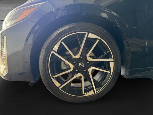 Used 2025 Nissan Sentra SR image 9