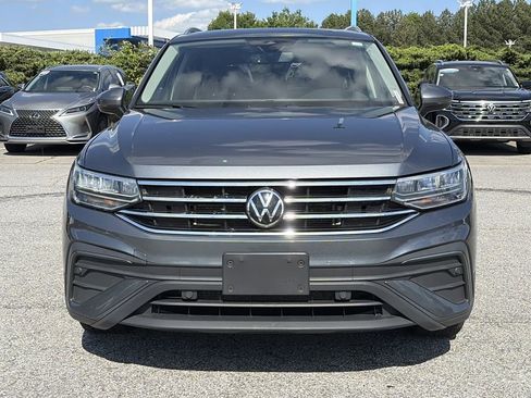 Used 2022 Volkswagen Tiguan SE w/ Panoramic Sunroof Package AWD/4WD image 10