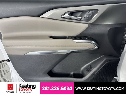 Used 2026 Chevrolet Traverse LT w/ Driver Confidence Package FWD image 11