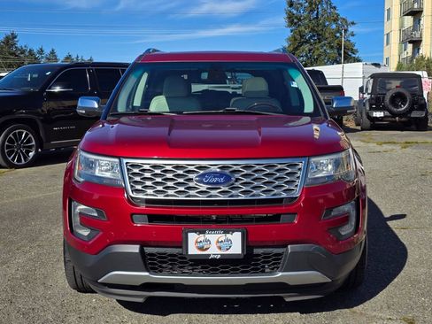 Used 2016 Ford Explorer Platinum AWD/4WD image 3