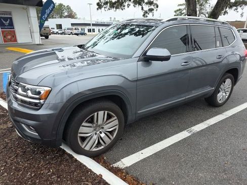 Used 2018 Volkswagen Atlas SEL Premium image 2